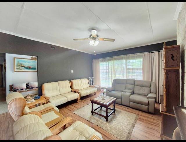 3 BEDROOM HOUSE FOR SALE IN FLORA GARDENS